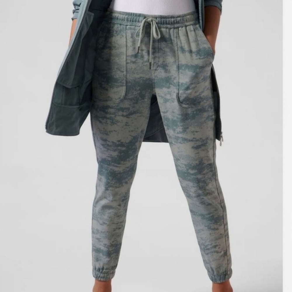 Athleta Farollon Jogger Pant in Fog Camouflage